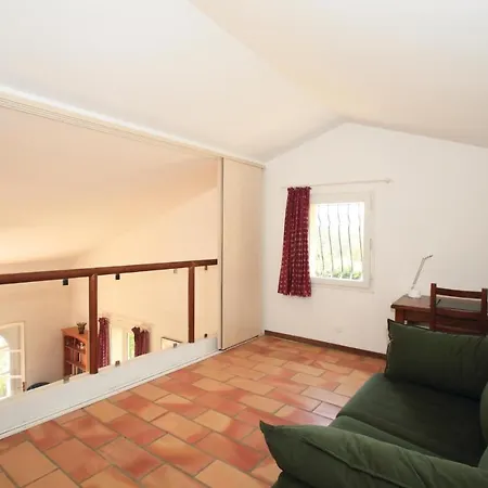 בית נופש 4 Bedroom Awesome In