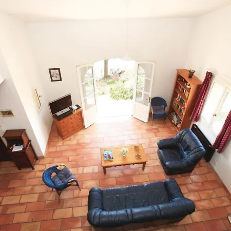 4 Bedroom Awesome In *