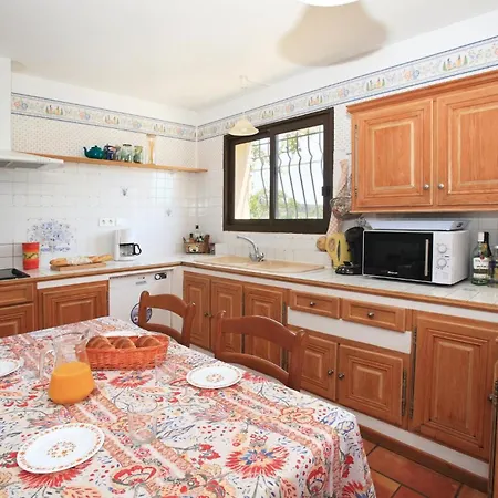 בית נופש 4 Bedroom Awesome In Roquebrun