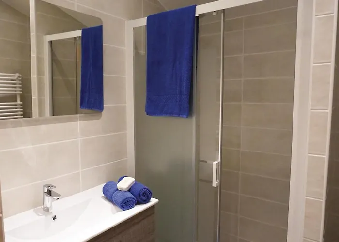 4 Bedroom Awesome In Feriehus Roquebrun