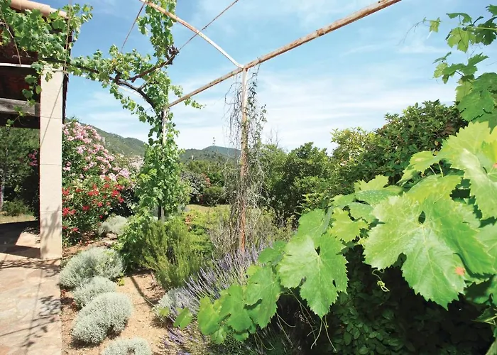 Feriehus 4 Bedroom Awesome In Roquebrun