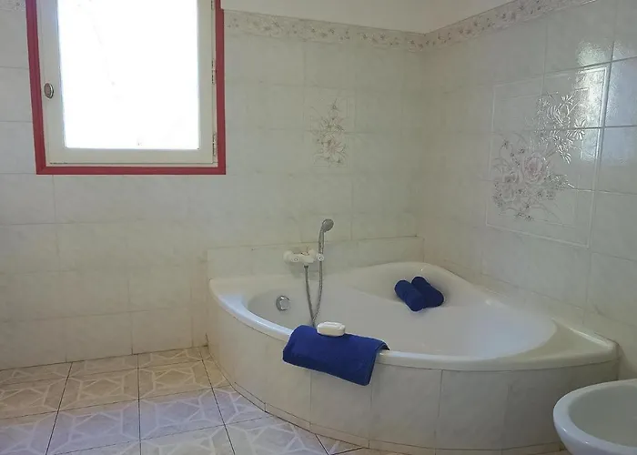 Feriehus 4 Bedroom Awesome In Roquebrun