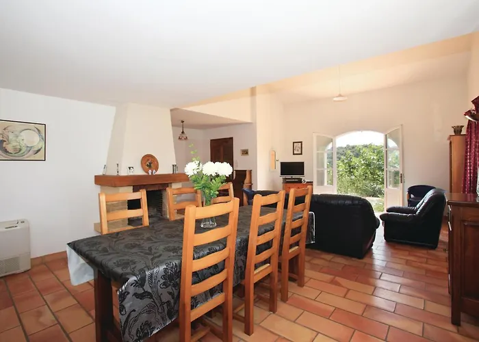 4 Bedroom Awesome In Feriehus Roquebrun