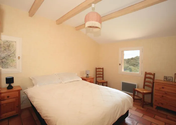 4 Bedroom Awesome In * Roquebrun